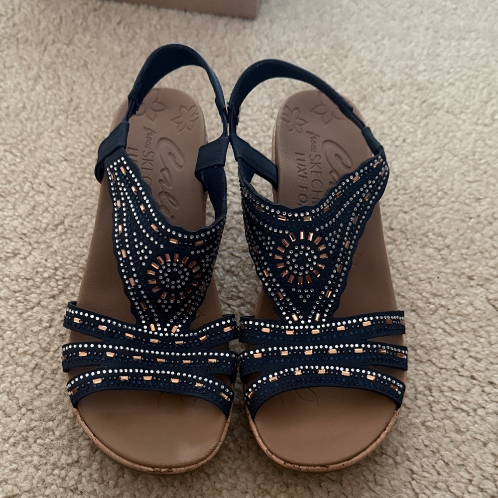 Skechers Women's Beverlee Dazzling Charm Wedge Sandals